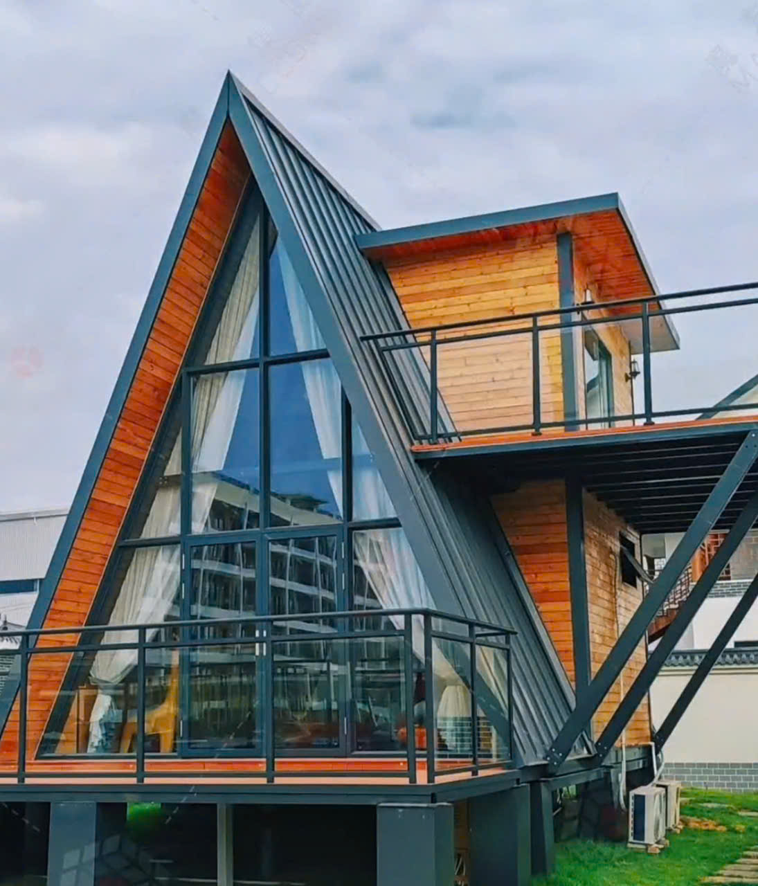 NHÀ DI ĐỘNG  A-FRAME HOMESTAY